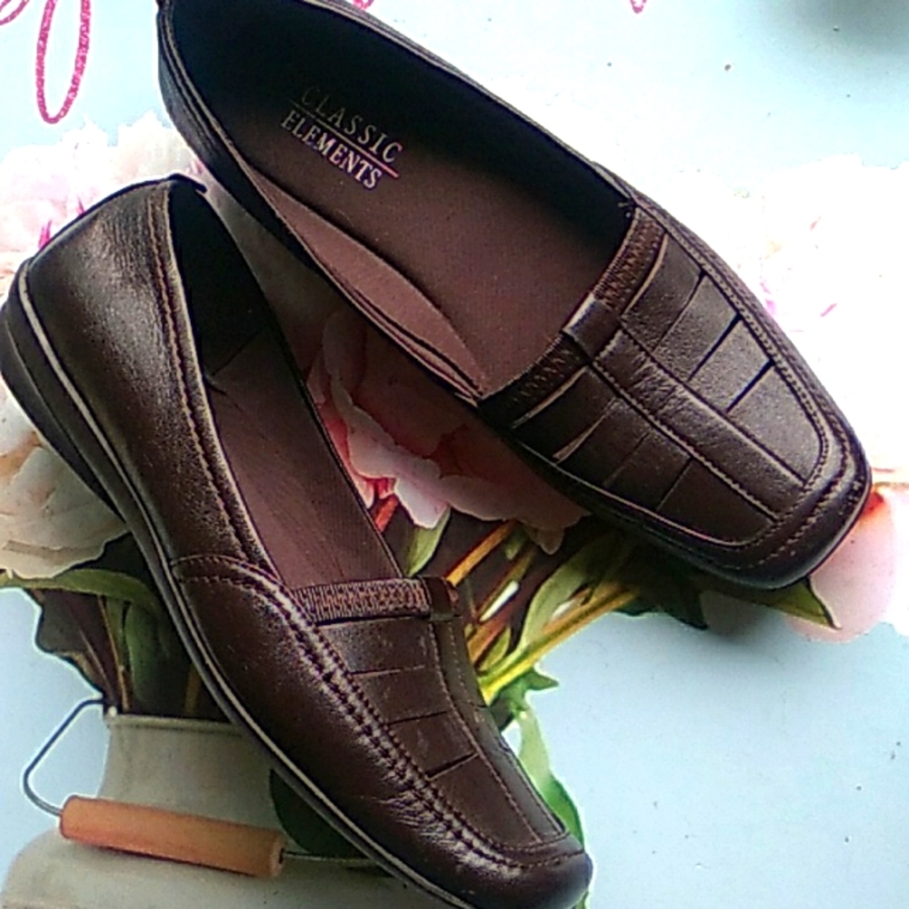CLASSIC ELEMENTS Womens  Leather Loafers Shoes 6 .5